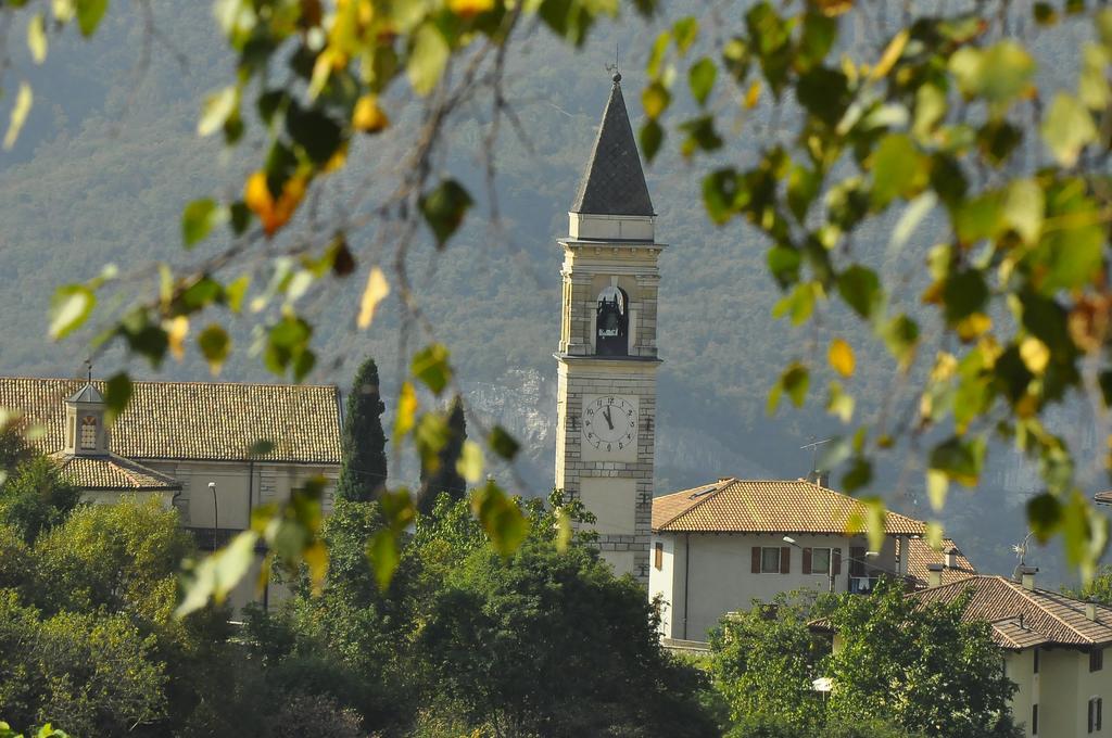 Hotel Santa Barbara Ronzo-Chienis Екстериор снимка