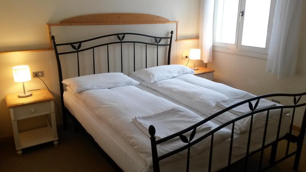 Hotel Santa Barbara Ronzo-Chienis Екстериор снимка