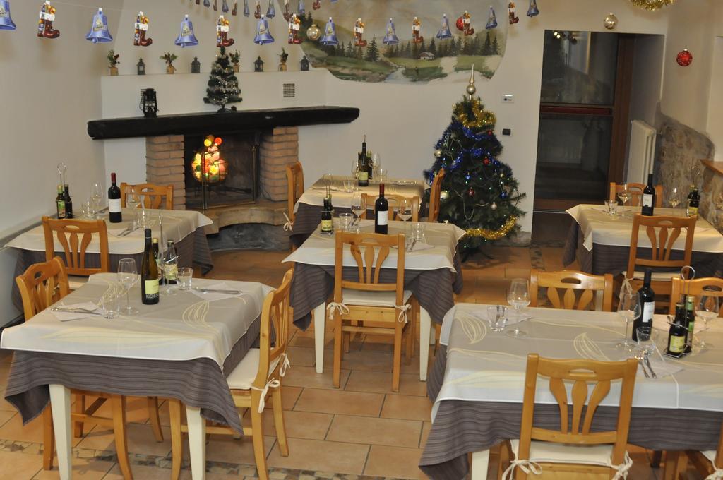 Hotel Santa Barbara Ronzo-Chienis Екстериор снимка