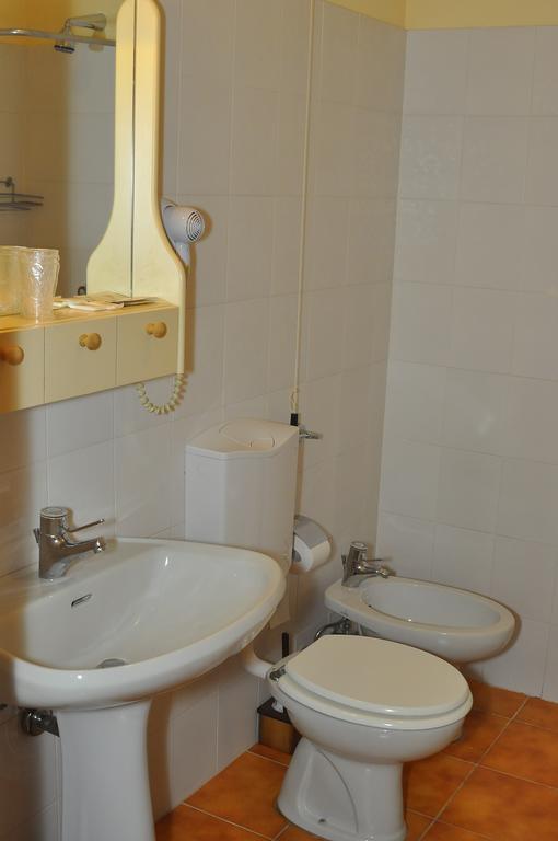 Hotel Santa Barbara Ronzo-Chienis Екстериор снимка