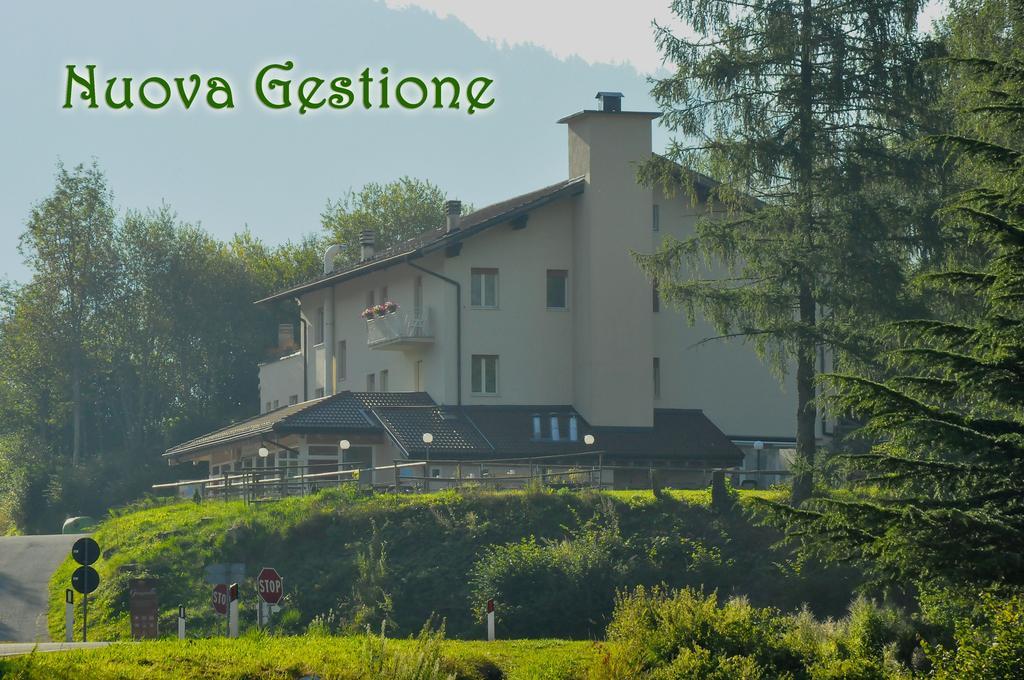 Hotel Santa Barbara Ronzo-Chienis Екстериор снимка