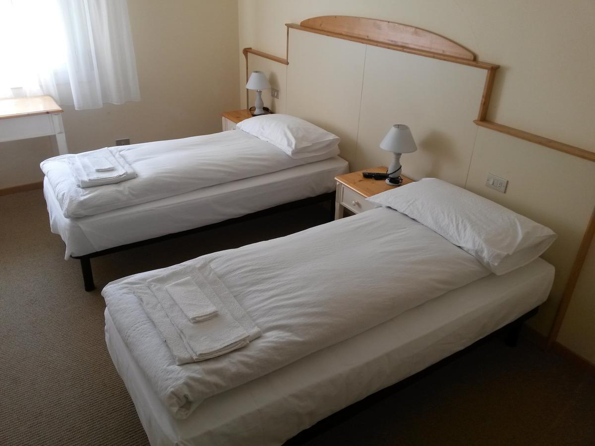 Hotel Santa Barbara Ronzo-Chienis Екстериор снимка